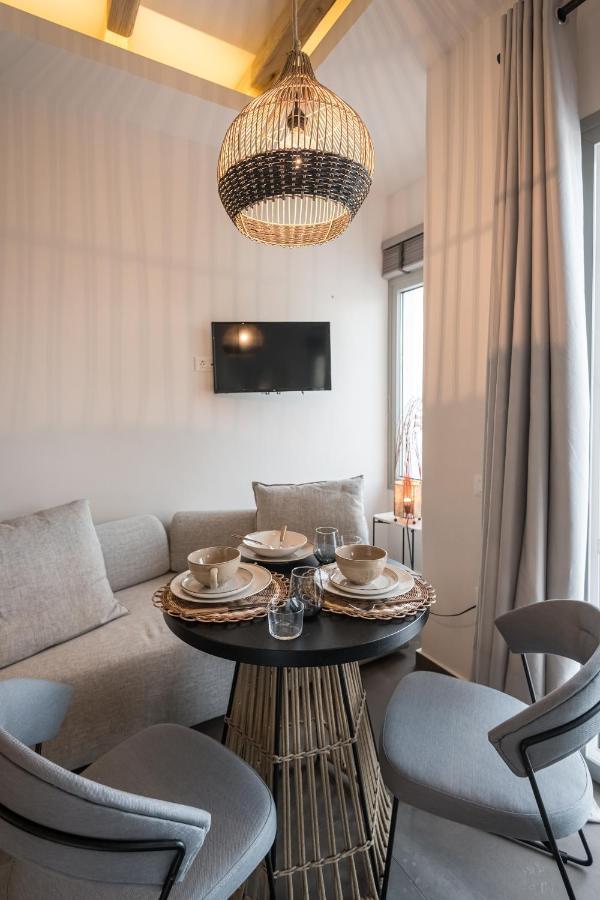 Vivere Luxury Suites Pera Gyalos Dış mekan fotoğraf