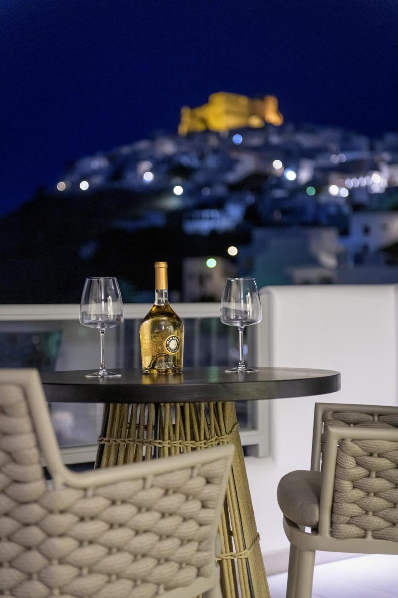 Vivere Luxury Suites Pera Gyalos Dış mekan fotoğraf